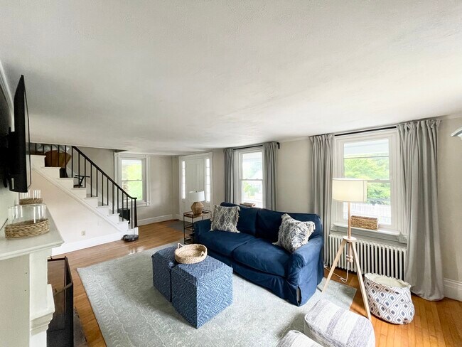 Building Photo - 36 Windmill Hill Rd