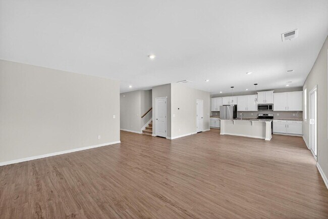 Building Photo - Like-New Harlem Home!