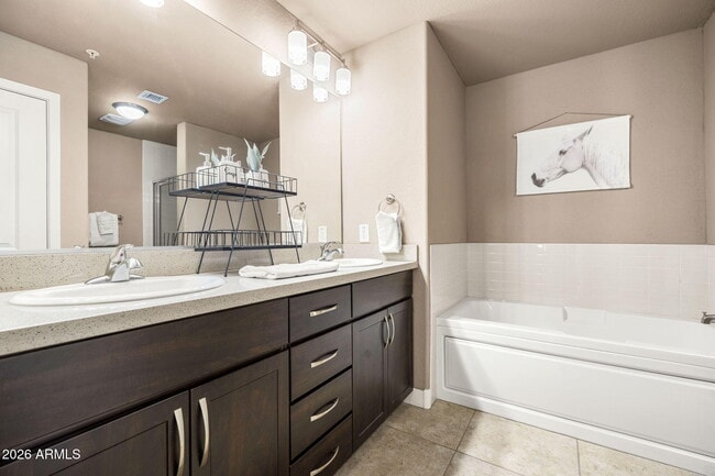 Building Photo - 5450 E Deer Valley Dr
