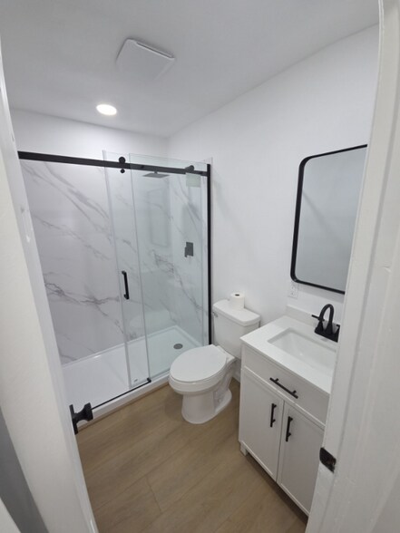 Building Photo - 509 N Rosedale Ave