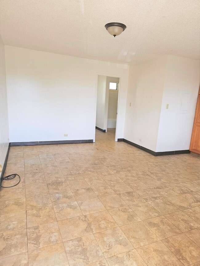 Building Photo - 94-961-961 Kahuamoku Pl