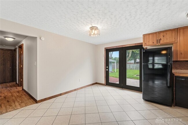 Building Photo - 27 Laurelgrove Dr