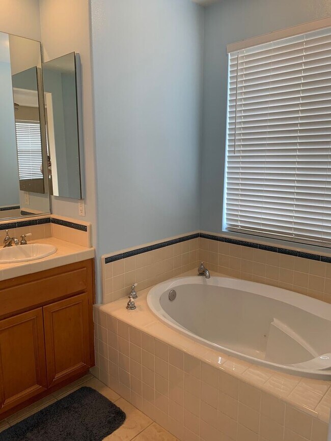 Building Photo - Beautiful Home near Pitts Ranch Park