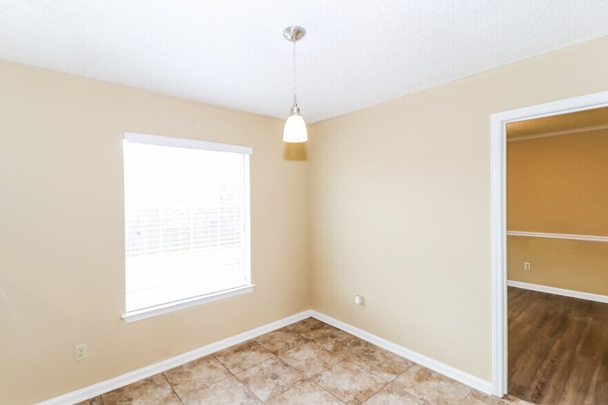 Building Photo - 1837 Black Bear Cir E