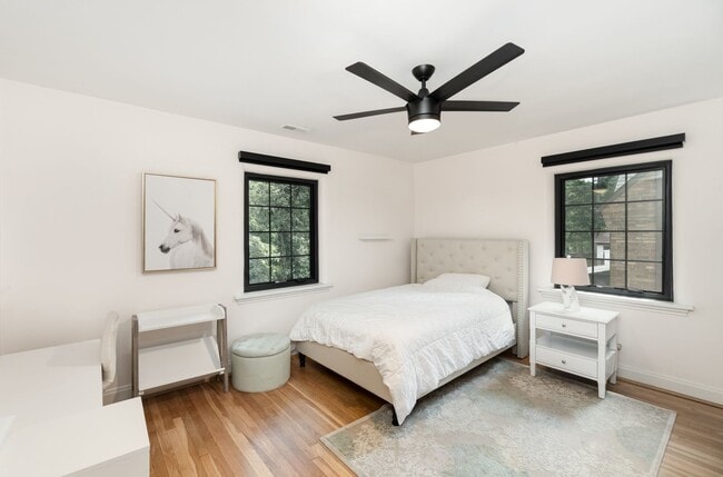Building Photo - Modern Elegance Meets Mt. Lookout Charm – ...