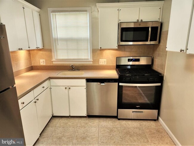 Building Photo - 2616 Kirtland Ave