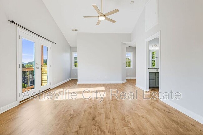 Building Photo - 84 Green Oak Rd