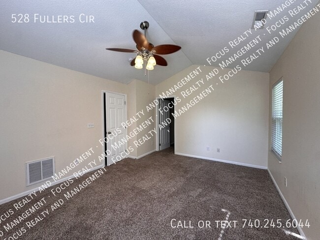 Building Photo - 528 Fuller's Cir