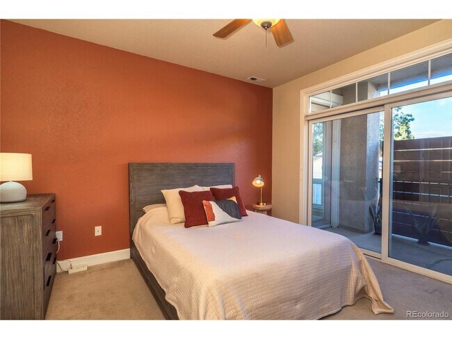 Building Photo - Beautiful 2 bedroom Condo in Uptown Area