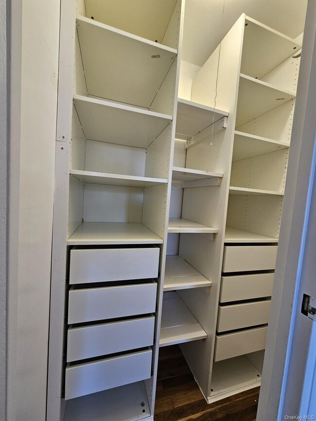 Building Photo - 1259 E 68 St