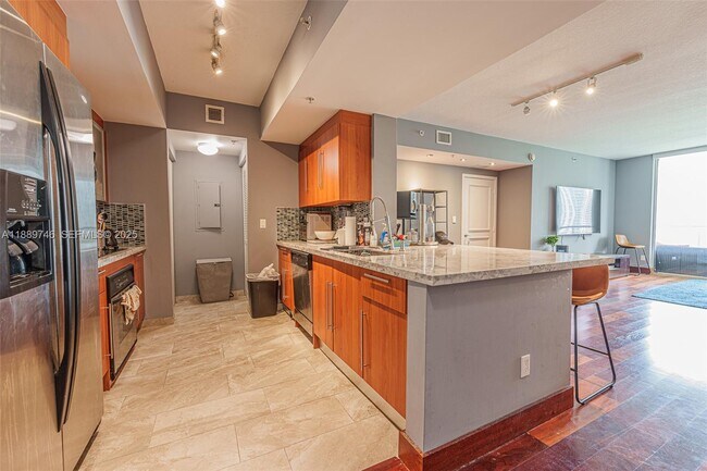 Building Photo - 335 S Biscayne Blvd