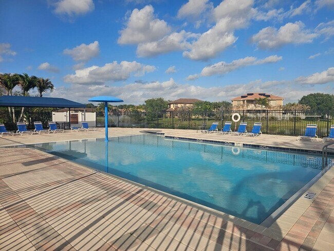 Building Photo - 2237 Newport Isles Blvd