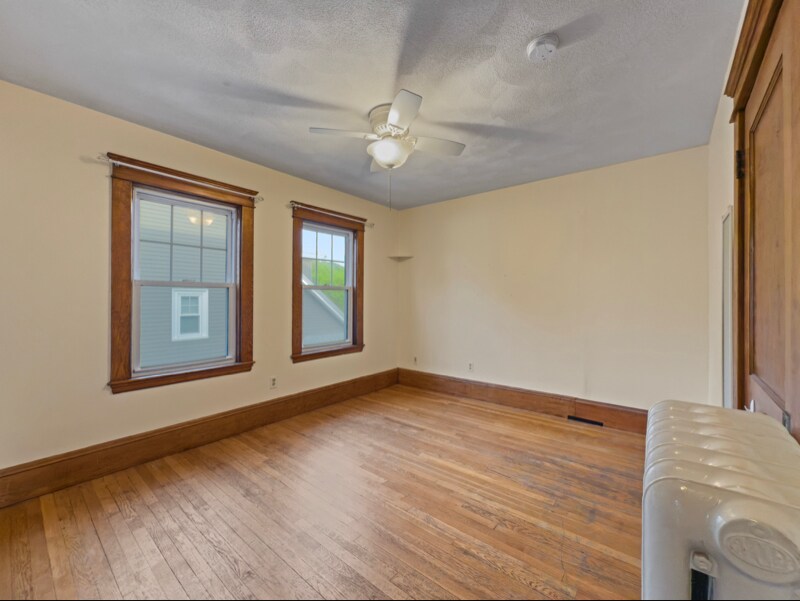 Building Photo - 71 Paine St
