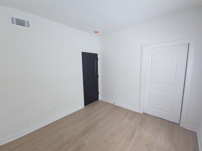 Building Photo - 8101 Venus St