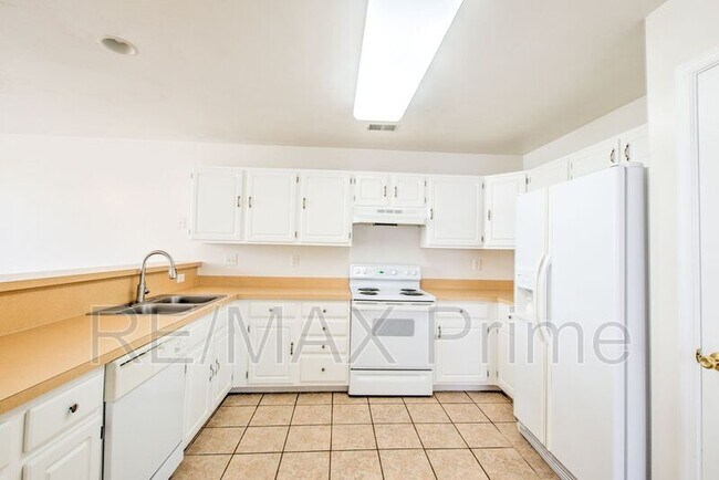 Building Photo - 1560 Wynd Crest Way