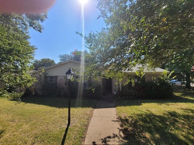 Primary Photo - Family friendly home!