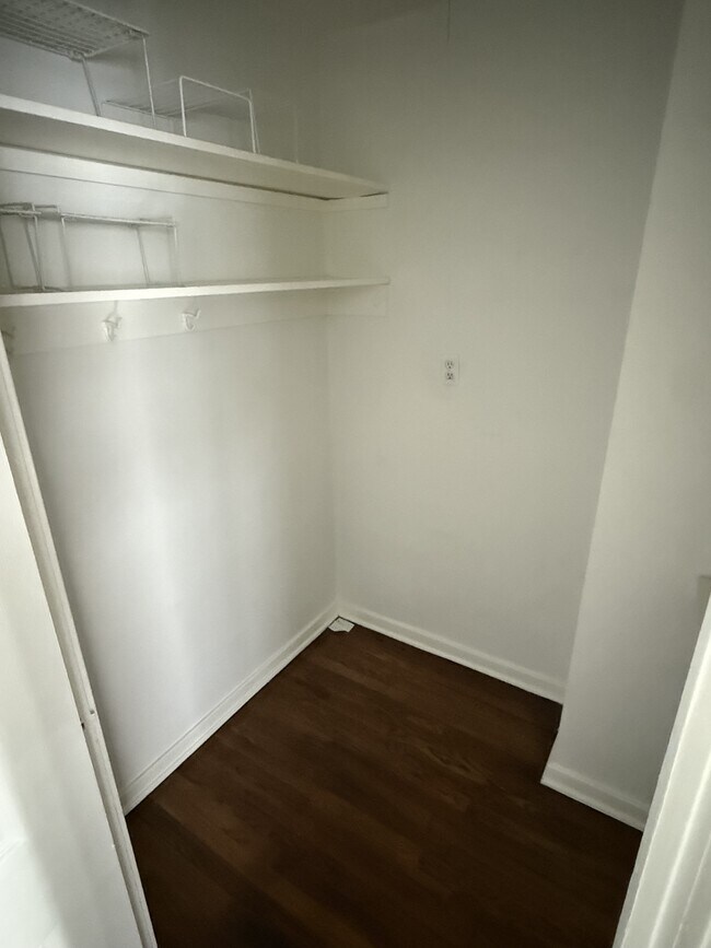 Building Photo - 59 Elmhurst Cir