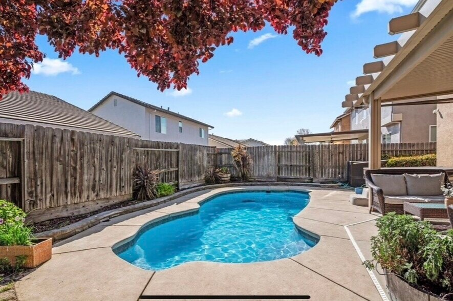 Building Photo - 962 Heritage Way