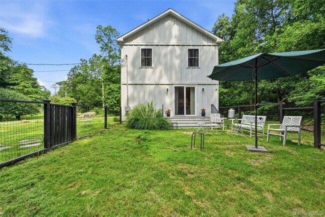 Building Photo - 13595 Soundview Ave