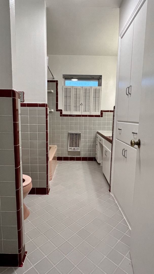 Building Photo - 1404 Melrose Dr