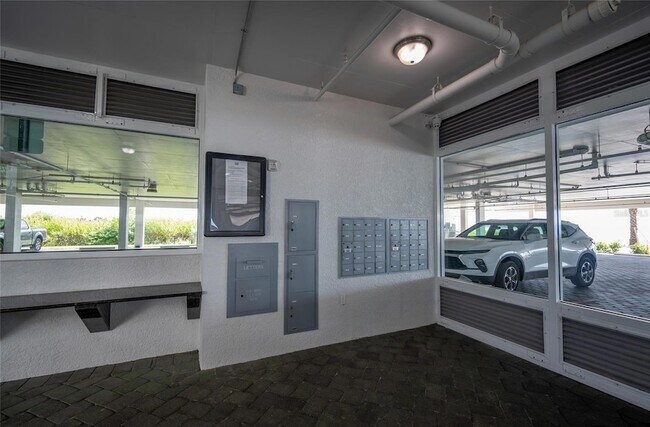 Building Photo - 1375 Beach Rd