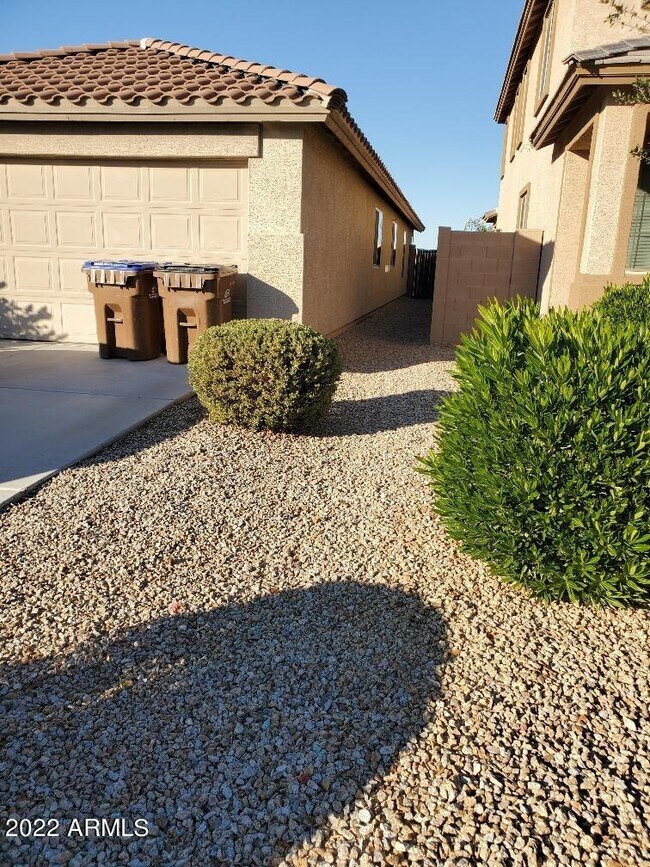 Building Photo - 1176 W Fruit Tree Ln