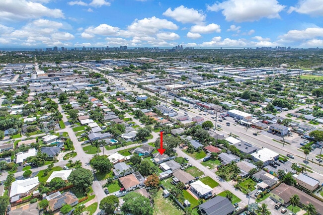 Building Photo - 261 NE 45th St