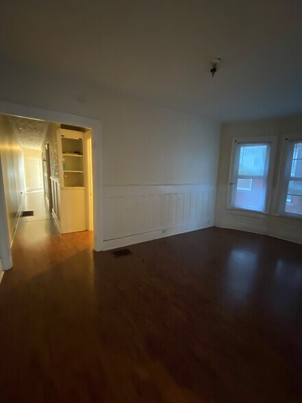 Building Photo - 576 Potomac Ave