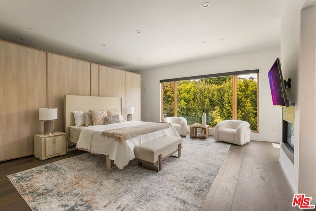 Building Photo - 12443 Sunset Blvd