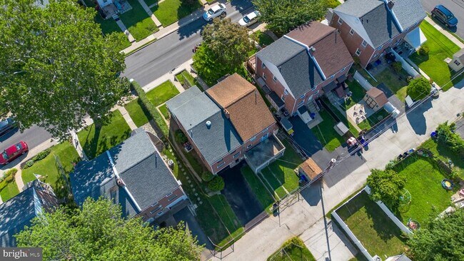 Building Photo - 1108 Cobbs St