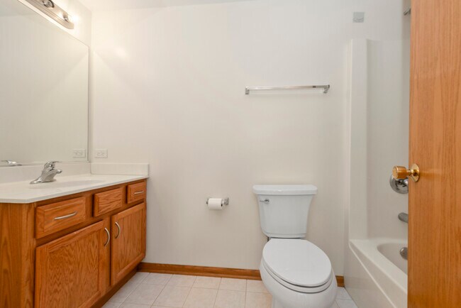 Building Photo - 16641 Liberty Cir