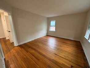 Building Photo - 2331 Niskayuna Dr