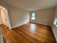 Building Photo - 2331 Niskayuna Dr