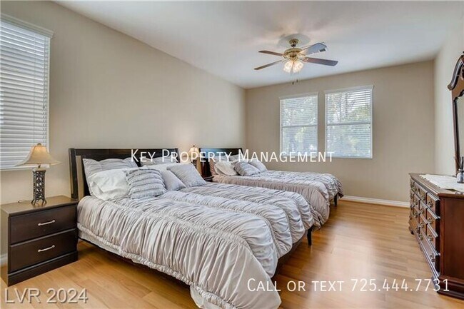 Building Photo - FULLY FURNISHED 5 BEDROOM + DEN HOME WITH ...