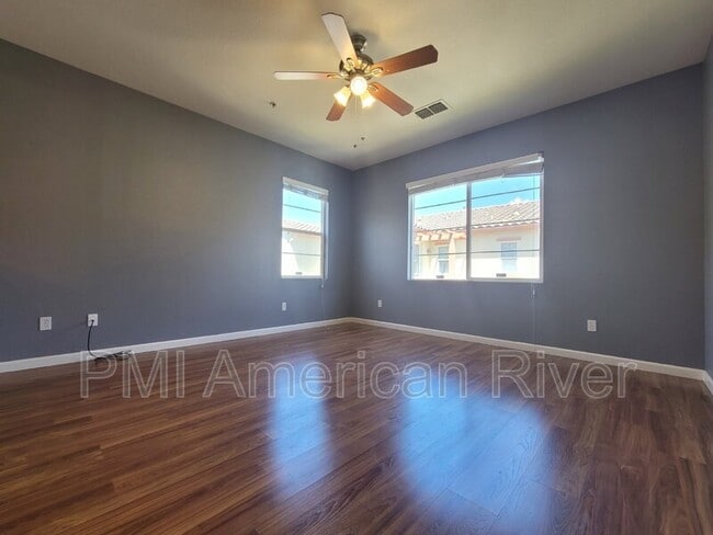 Building Photo - 8428 Crystal Walk Cir