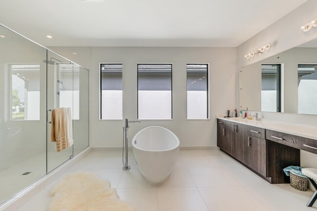 Building Photo - 8283 Royal County Down Rd