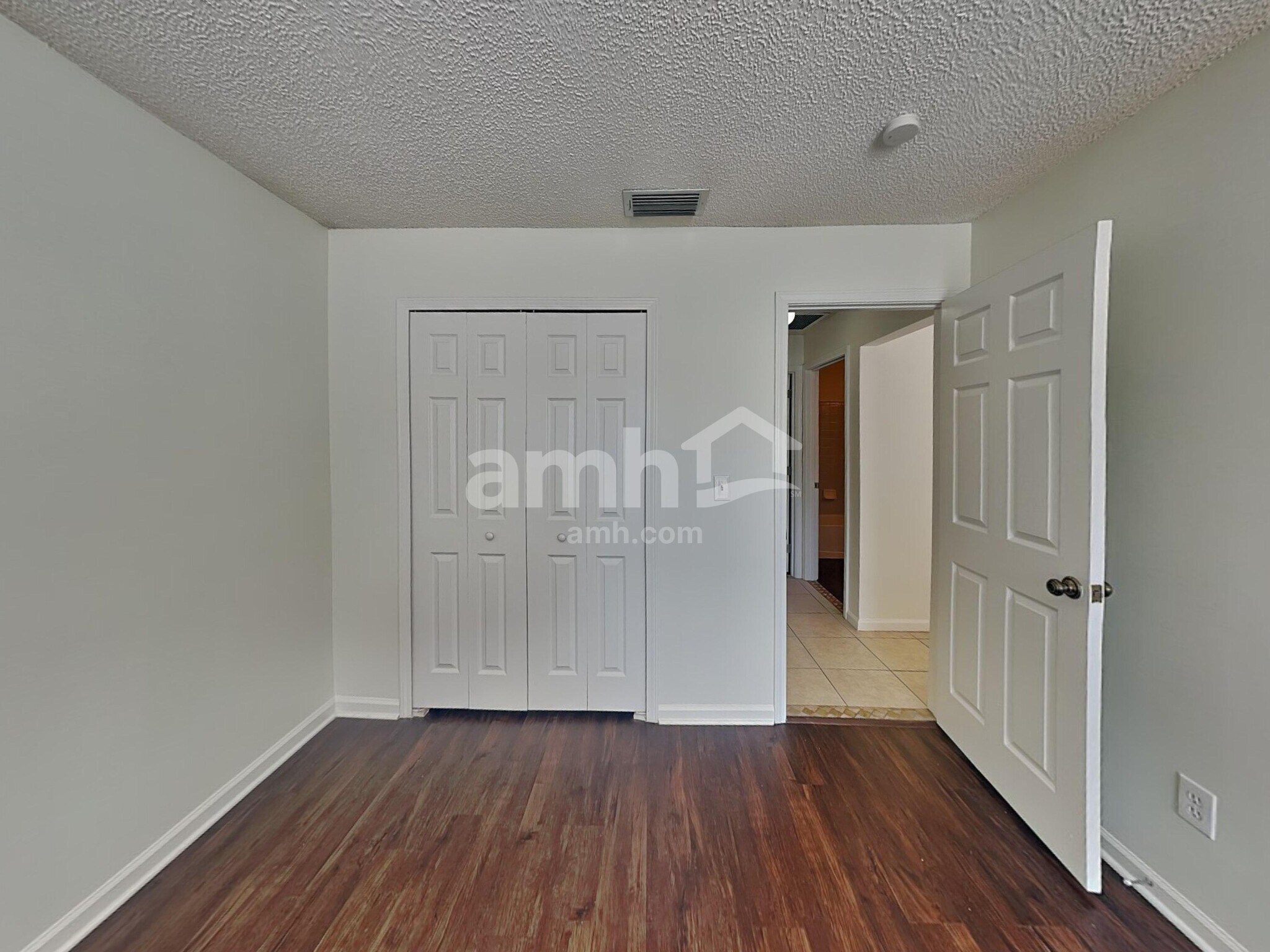 Building Photo - 3753 Woodbriar Dr