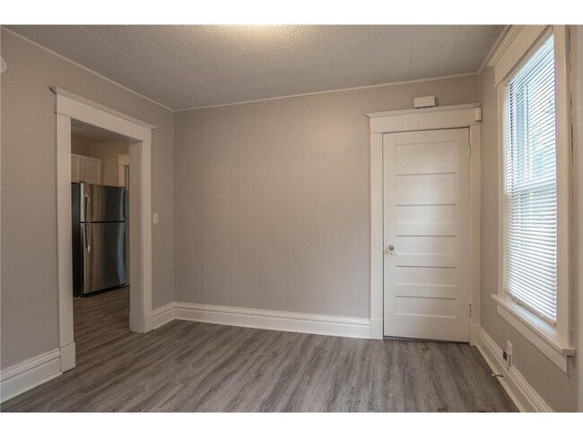 Building Photo - 1333 E Pacific St