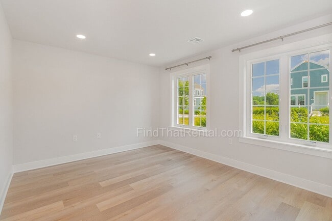 Building Photo - Newly Built Home w Large Island in Open Ki...