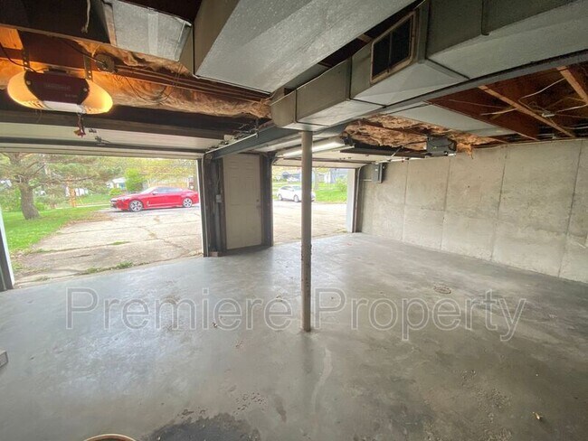 Building Photo - 4327 Sterling Ave