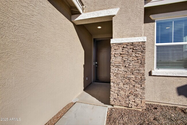 Building Photo - 2994 E Barrel Race Rd