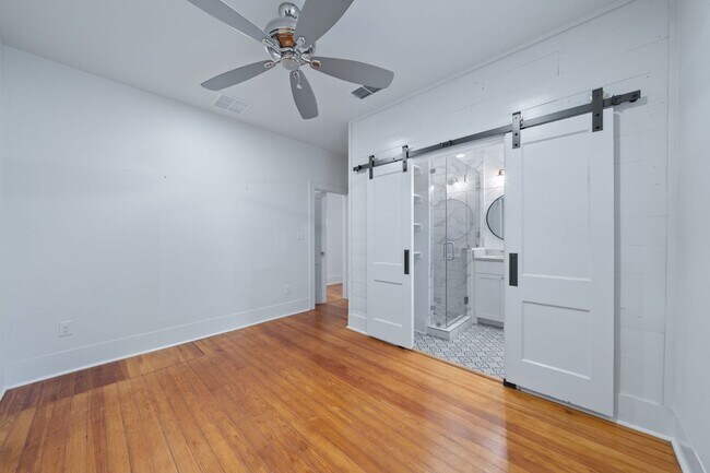 Building Photo - 1104 W 22nd St