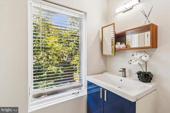 Building Photo - 3222 13th St NW