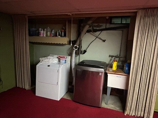 Building Photo - Fully furnished 3 bed 2 bath in Hamilton