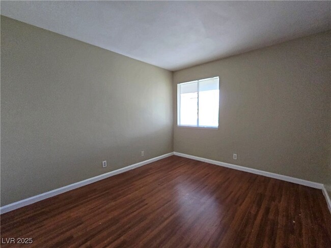Building Photo - 5357 Del Gado Dr