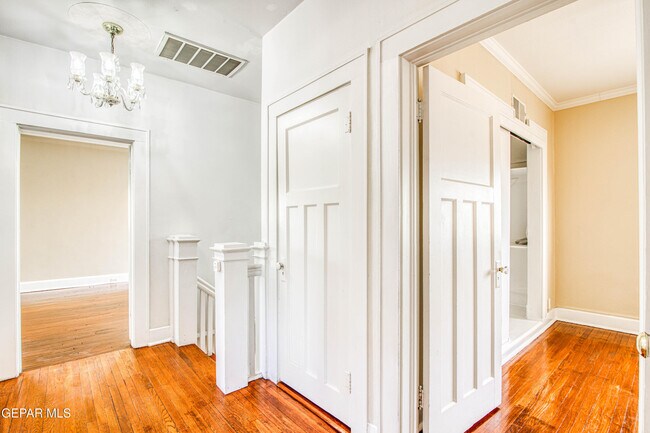 Building Photo - 1701 Elm St