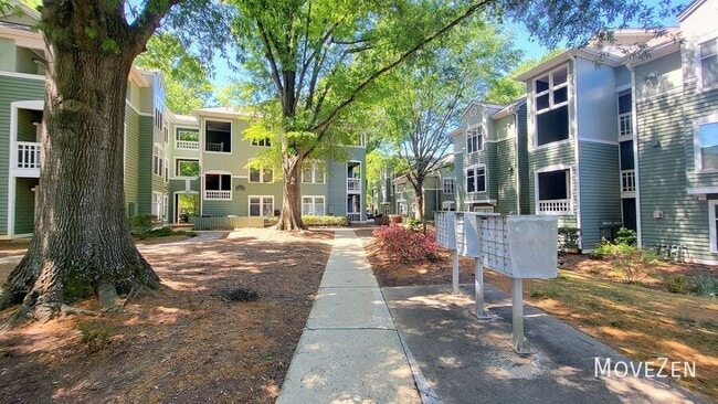 Building Photo - 1221 Westview Ln