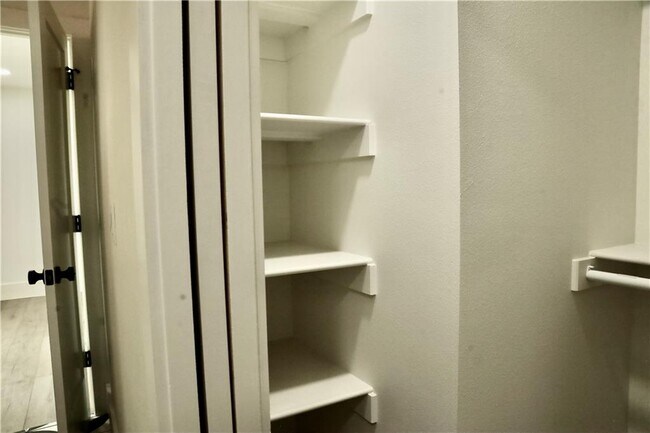 Building Photo - 858 NW B St