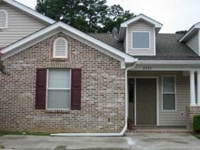 Building Photo - 2370 Quazar Cir