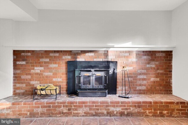 Building Photo - 4224 Kinmount Rd